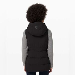Lululemon Sleet Street Hooded Vest Zipper Closure
Black size 8